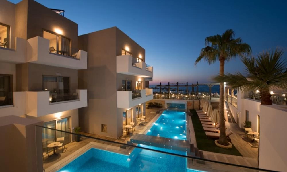 Αύριο ανοίγουν τις πόρτες τους τα ξενοδοχεία